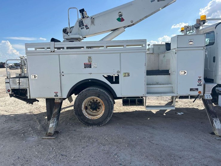 2013-freightliner-m2-106-altec-aa755-55ft-bucket-truck-image-18