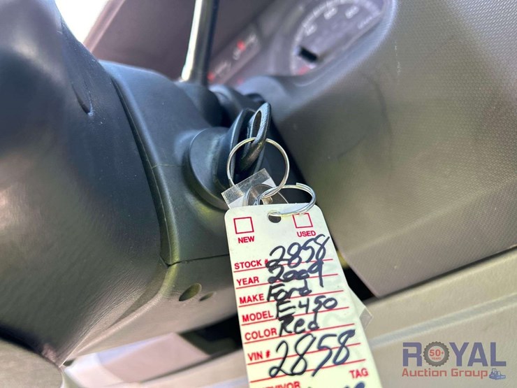 2009-ford-e450-image-36