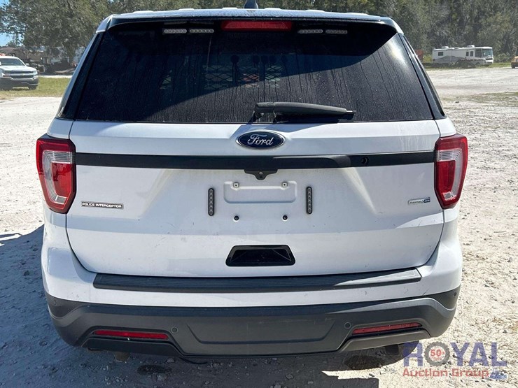 2018-ford-explorer-image-29