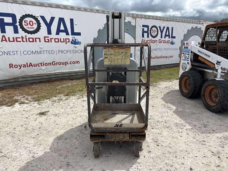 2016-jlg-20mvl-19ft-aerial-platform-lift-image-15