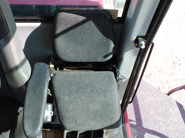 #2065-•-#2065---mf-hesston-wr-9770-swather-image-98