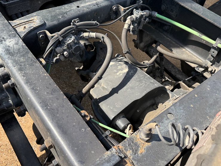 2015-freightliner-cascadia-113-image-18