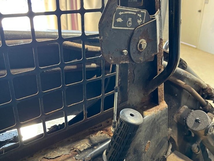 new-holland-lx885-image-23