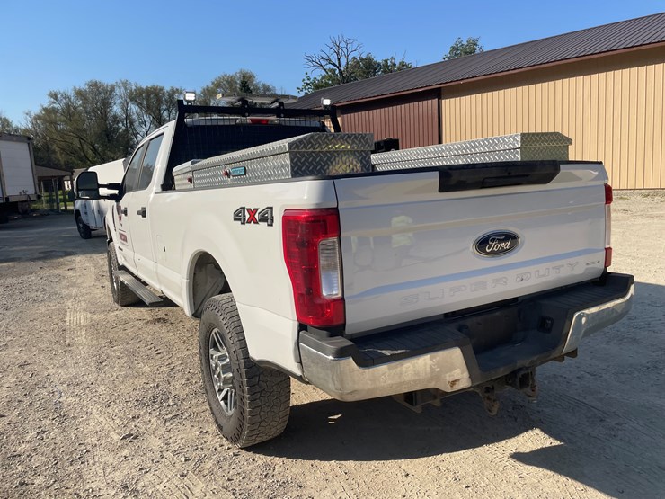 2017-ford-f250-xl-image-8