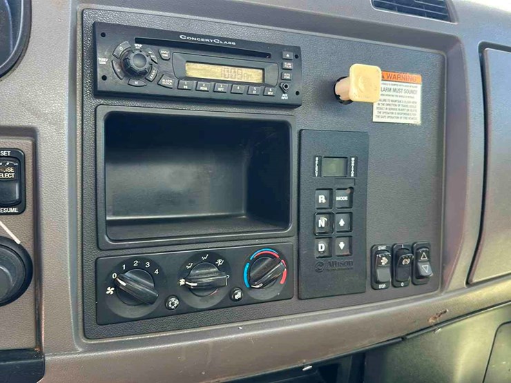 2012-peterbilt-337-image-8