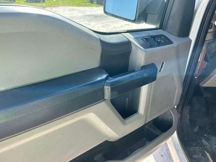 2017-ford-f150-image-11