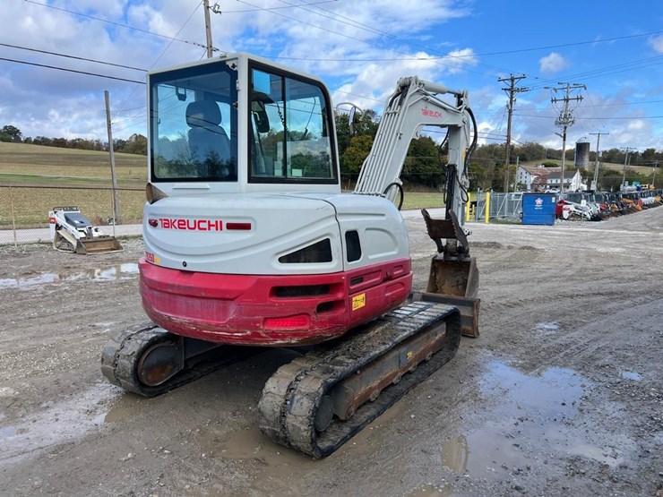 2017-takeuchi-tb260-image-5