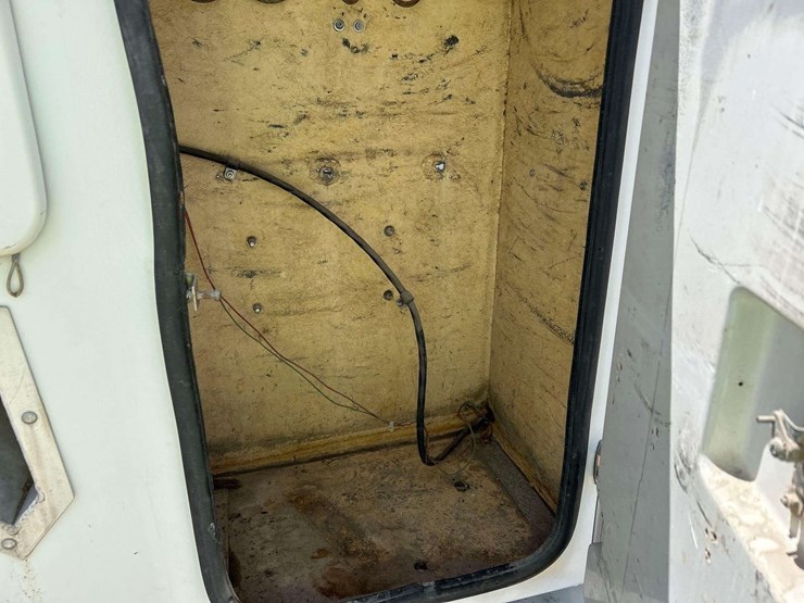 2006-ford-f550-image-29