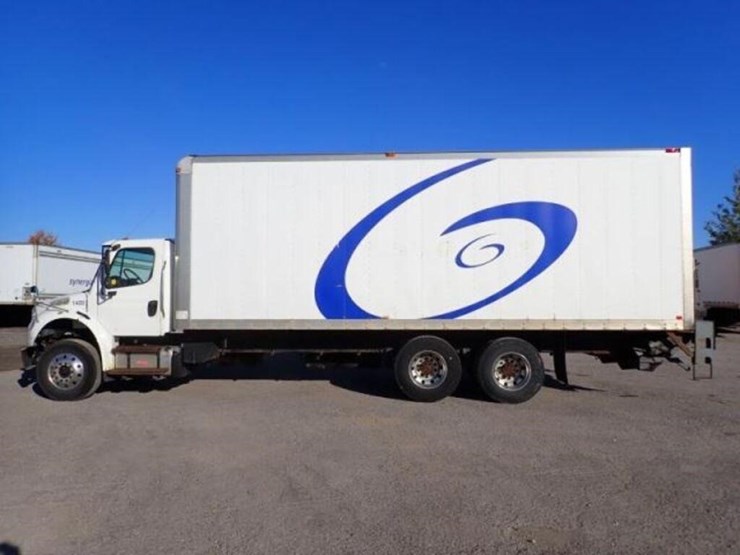 2014-freightliner-business-class-m2-106-image-8