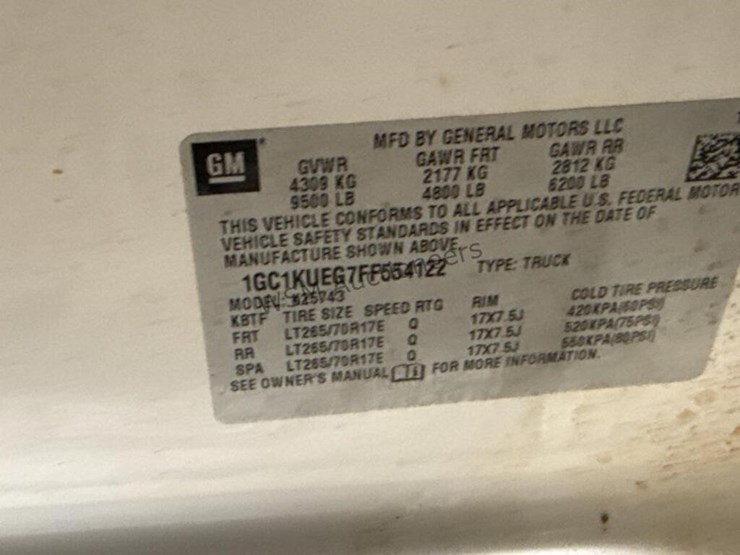 2015-chevrolet-silverado-2500hd-image-17