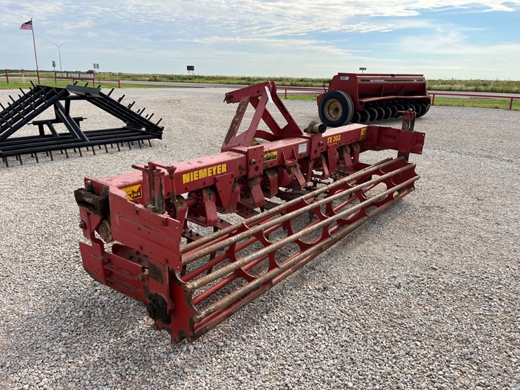 #t13612-•-niemeyer-te302-rotary-hoe-image-4