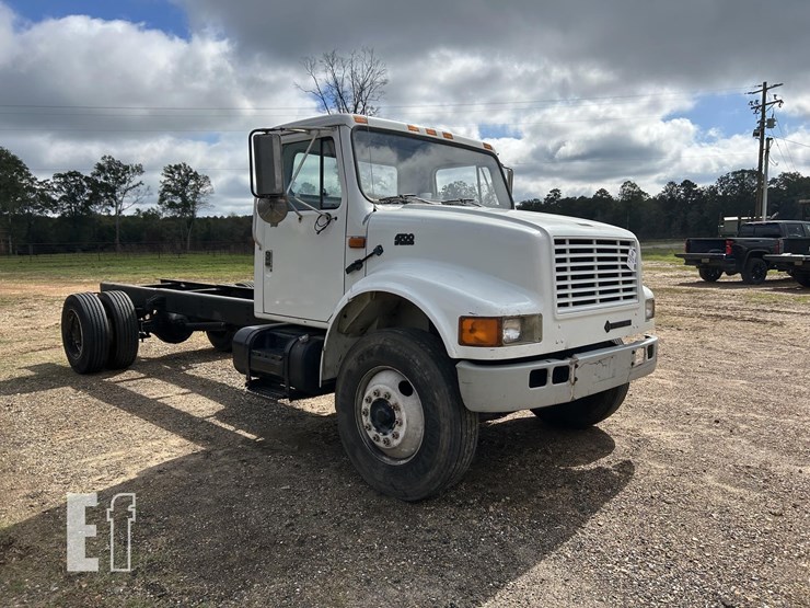 1995-international-4700-image-3