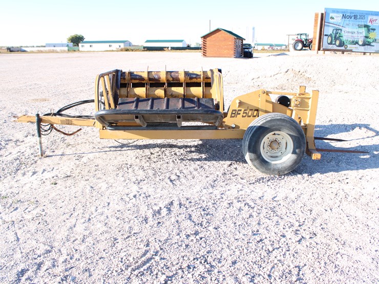 #2094-•-#2094-bf-5000-pull-type-round-bale-unroller-image-3