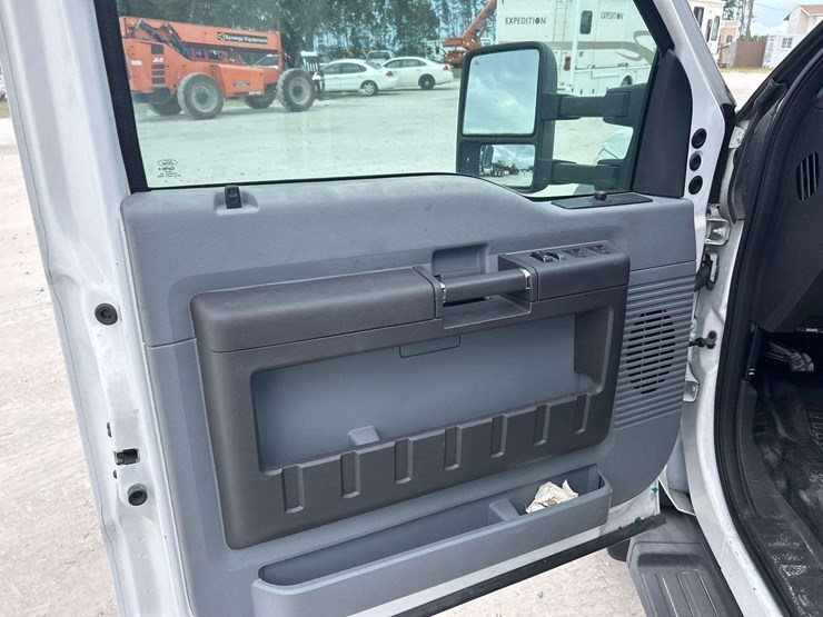 2012-ford-f550-image-13