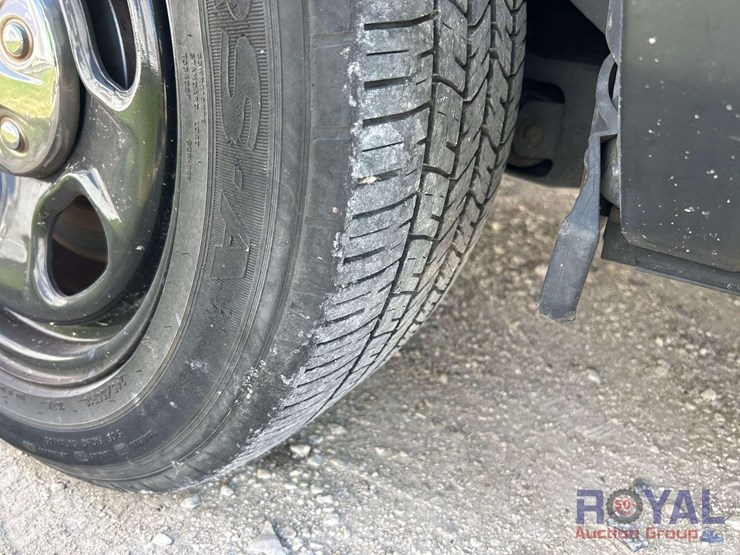 2017-ford-explorer-image-24