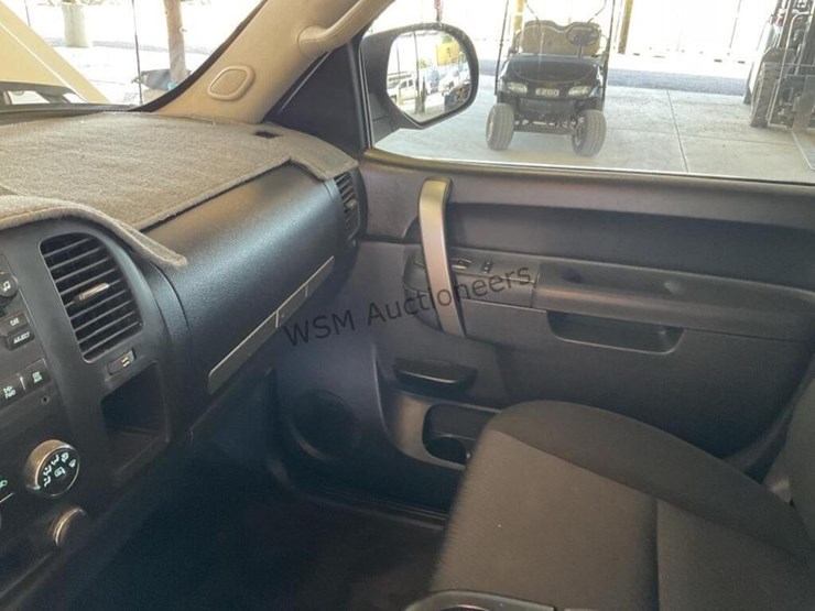 2013-chevrolet-silverado-1500-image-19