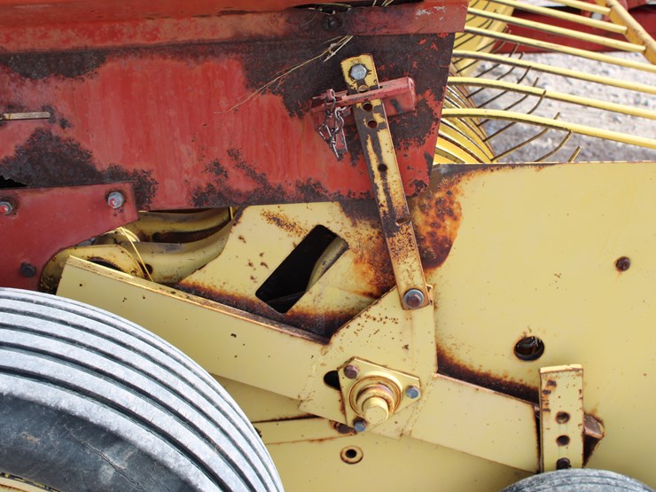 new-holland-315-image-15