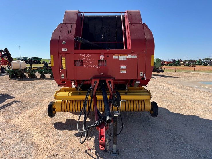 2013-new-holland-br7070-image-5