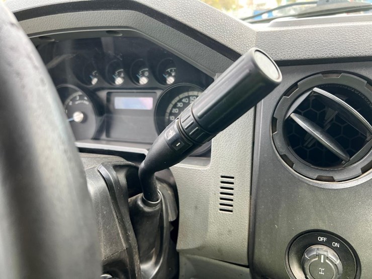 2012-ford-f350-image-28