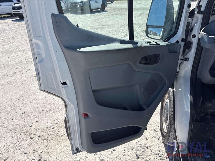 2018-ford-transit-image-22