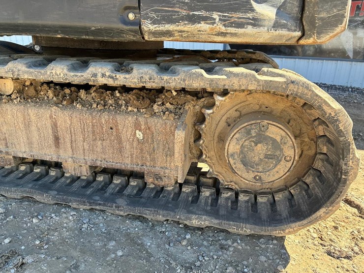 2019-bobcat-e85-image-17