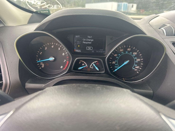 2016-ford-escape-se-image-16