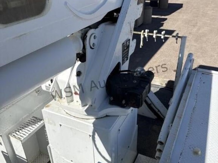 2013-international-7400-image-14