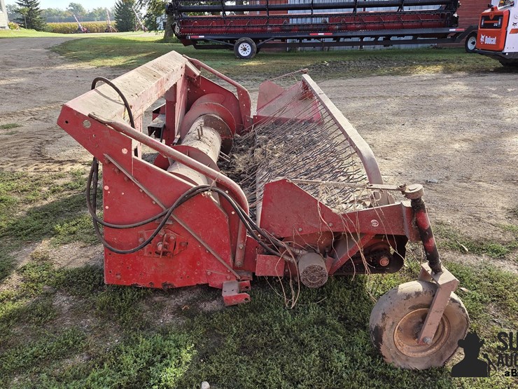 international-810-image-4