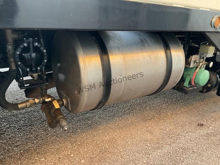 2008-international-7400-image-13