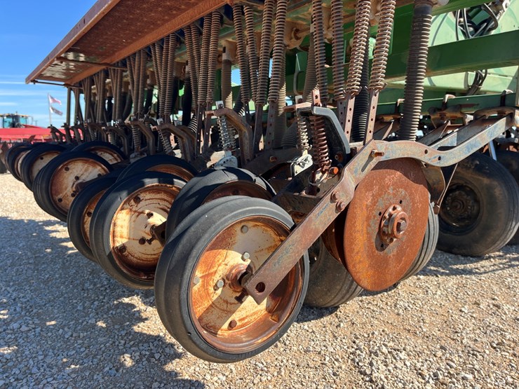 #t8082-•-great-plains-ss-24-grain-drill-image-20