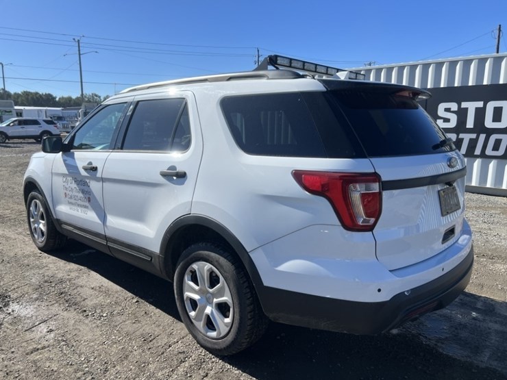 2016-ford-explorer-image-6