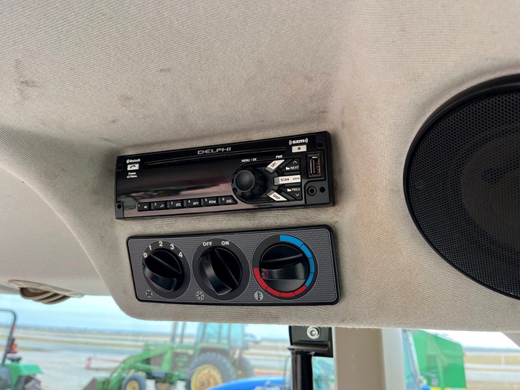 2017-massey-ferguson-4710-image-19