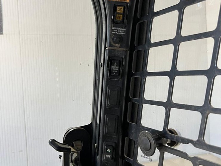 2018-bobcat-t870-image-29