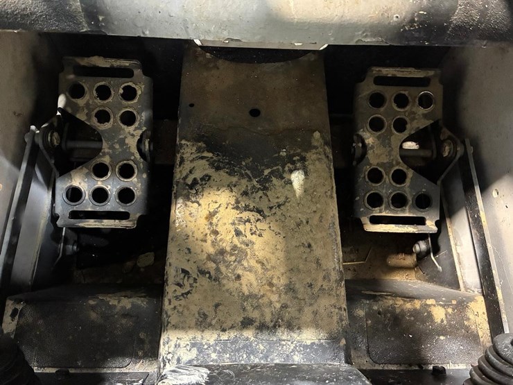 bobcat-t140-image-23