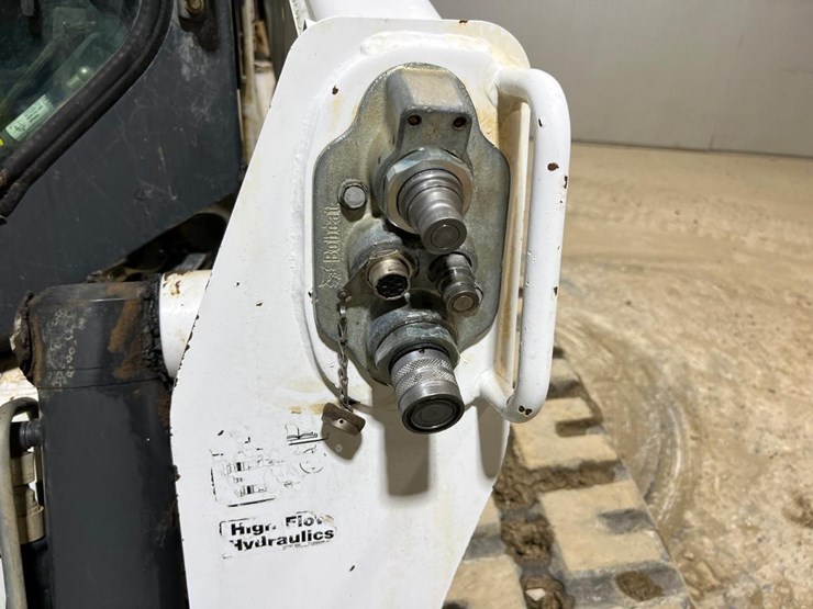 2018-bobcat-t870-image-11