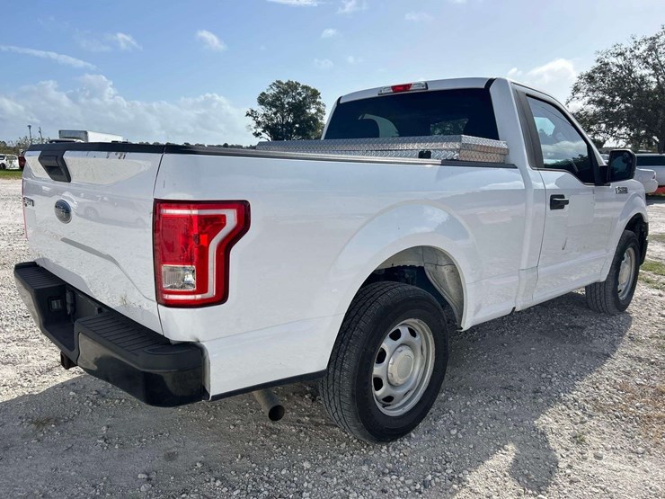 2017-ford-f150-image-3