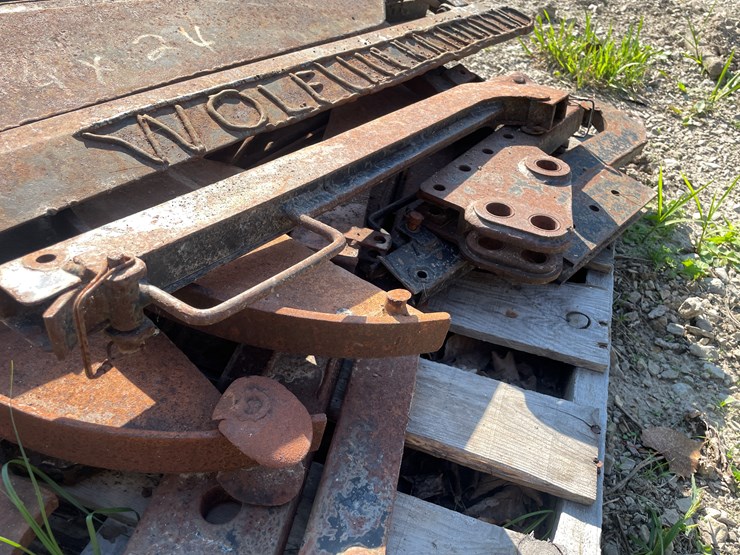 #1042-•-pallet-of-plow-parts-image-11