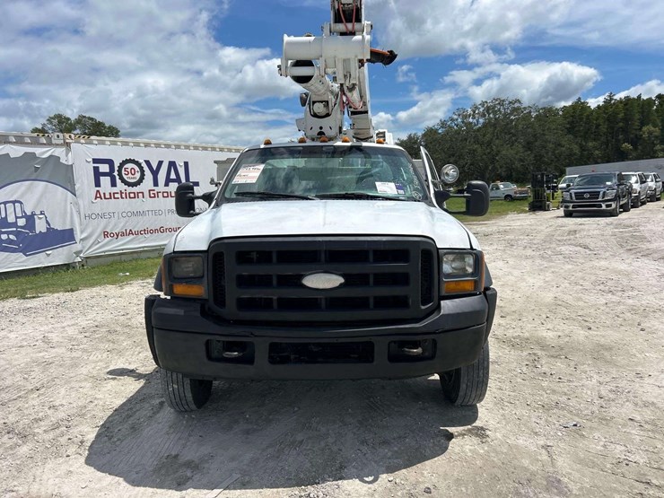 2006-ford-f550-image-34