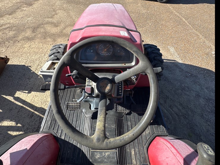 mahindra-2810-image-13