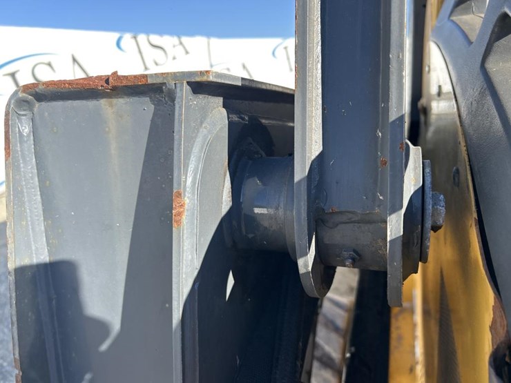 2016-deere-326e-image-22