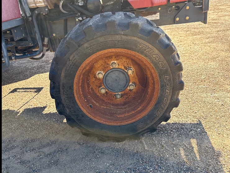 mahindra-2810-image-21