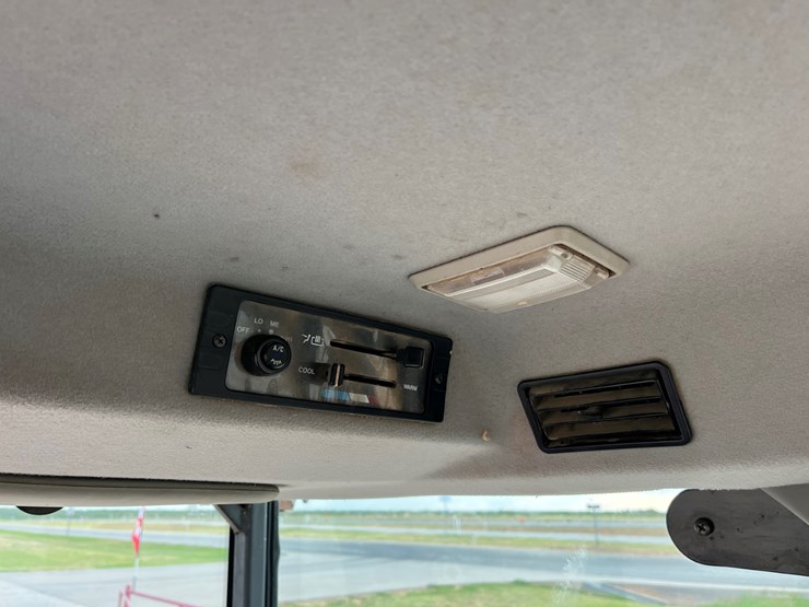 2002-kubota-m6800-image-13