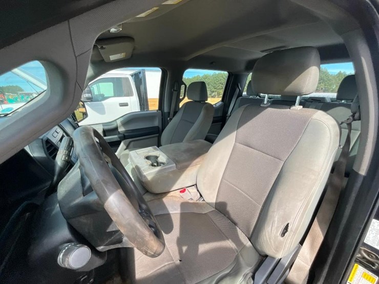 2017-ford-f150-xl-image-15