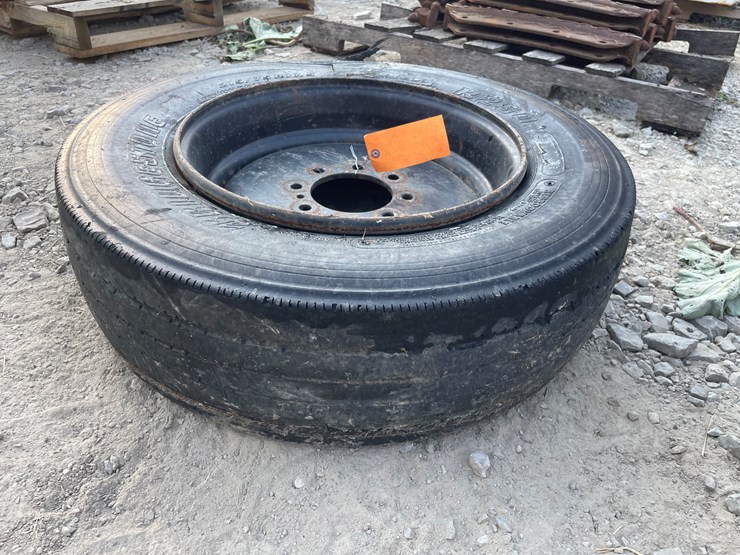 #1025-•-spare-trailer-wheel-image-1