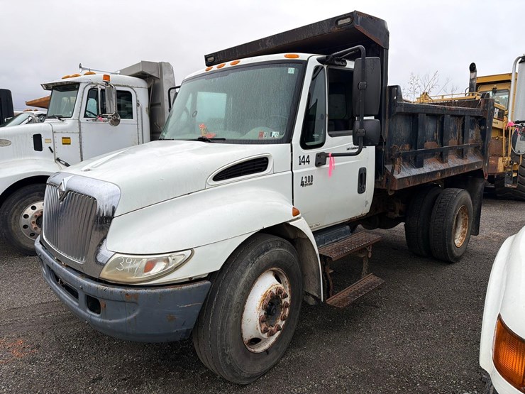 international-durastar-4300-image-1