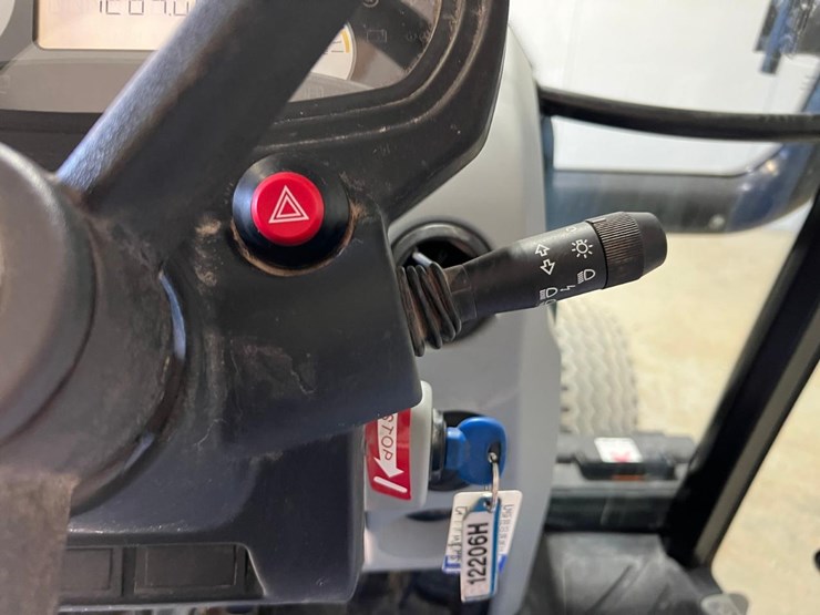 new-holland-t4.75-image-23