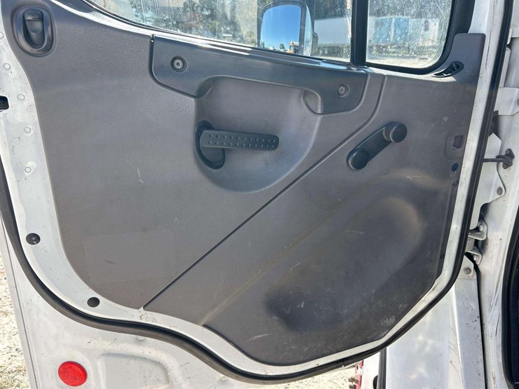 2012-freightliner-m2-106-terex-hi-ranger-tl41-41ft-insulated-bucket-truck-image-23