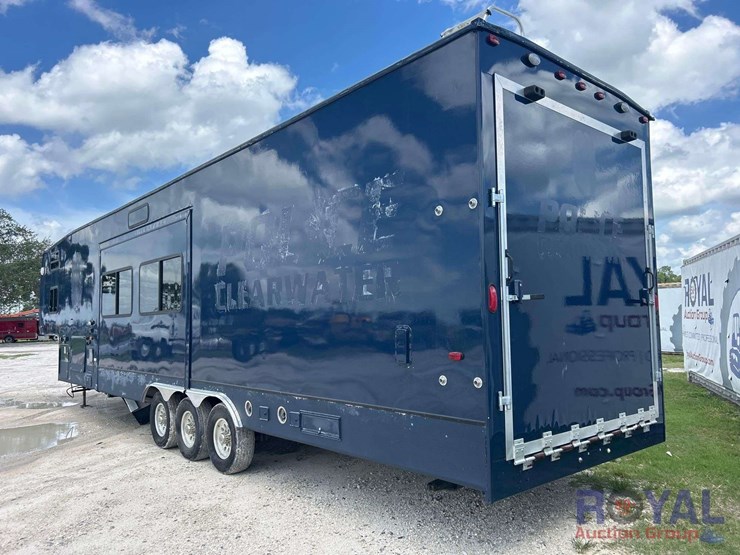 2008-41ft-kz-sportsman-police-bunk-5th-wheel-tri-axle-travel-trailer-image-4