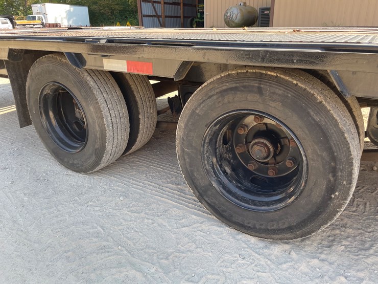 #1010-•-2023-pj-trailers-26'-tandem-dual-axle-deck-over-trailer,-(has-title)-image-22