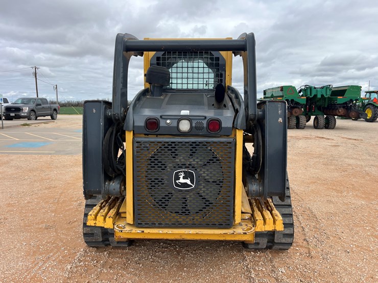 2010-deere-333d-image-9